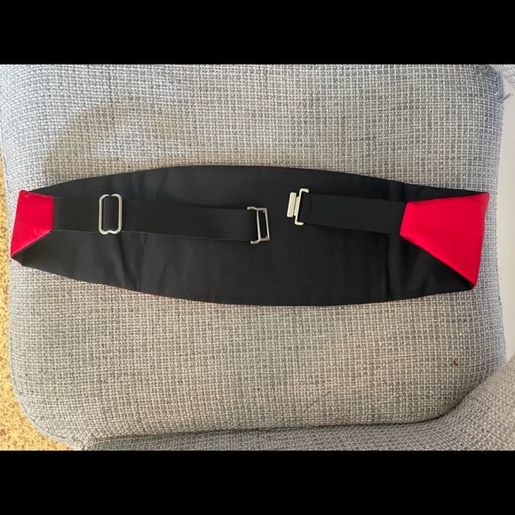 Red silk Cumber-bun size small - Picture 2 of 4